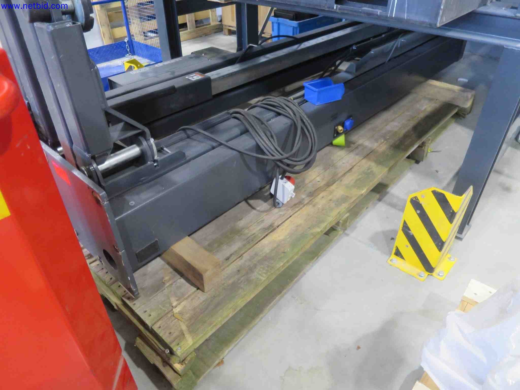 Machines CNC bien entretenues destinées à la fabrication de pièces métalliques de précision-3