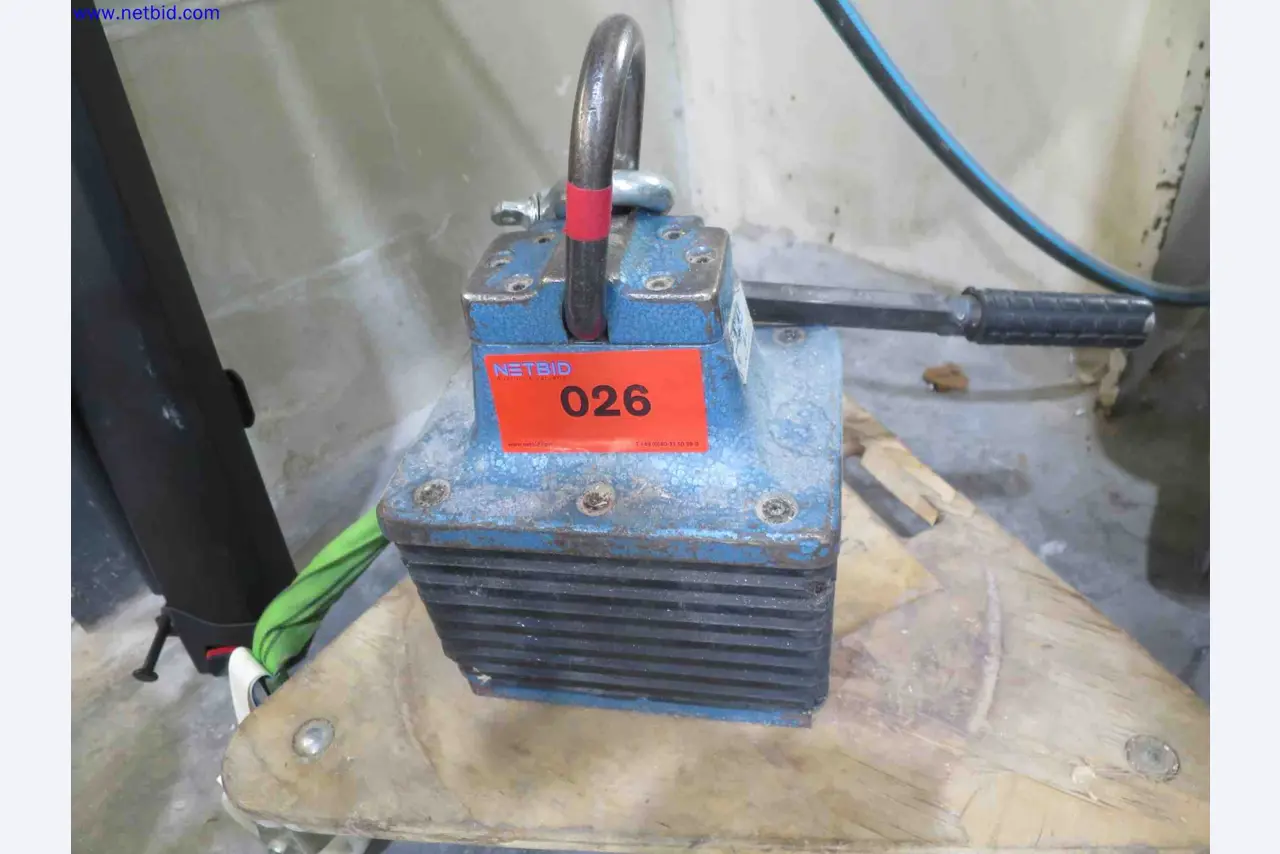 Máquinas CNC en buen estado para la fabricación de componentes metálicos de precisión-1