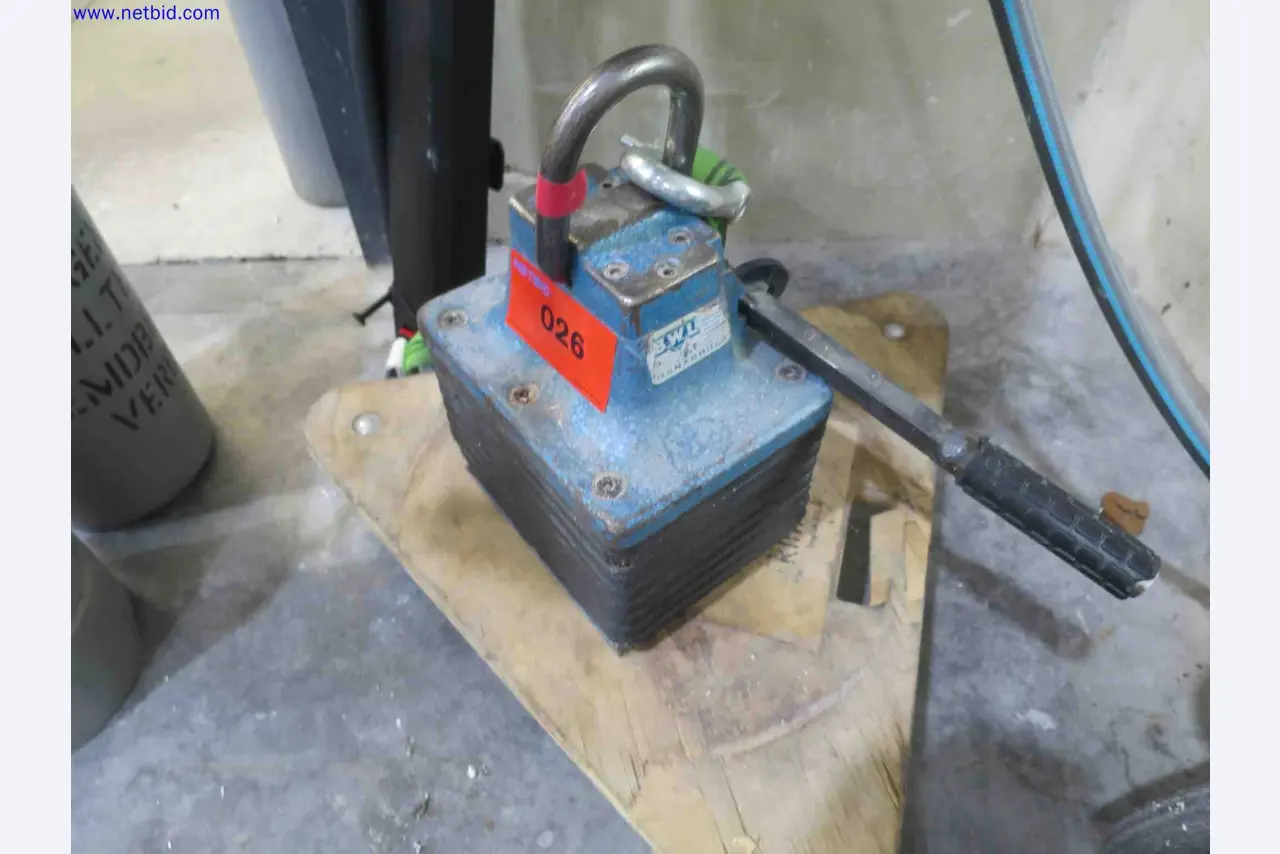 Máquinas CNC en buen estado para la fabricación de componentes metálicos de precisión-2