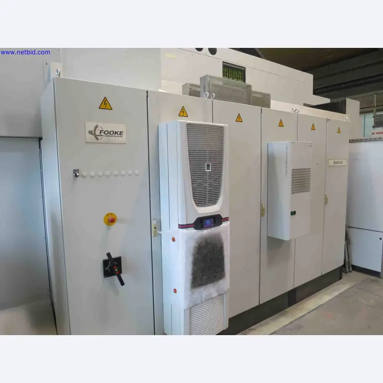 Machines CNC bien entretenues destinées à la fabrication de pièces métalliques de précision-13