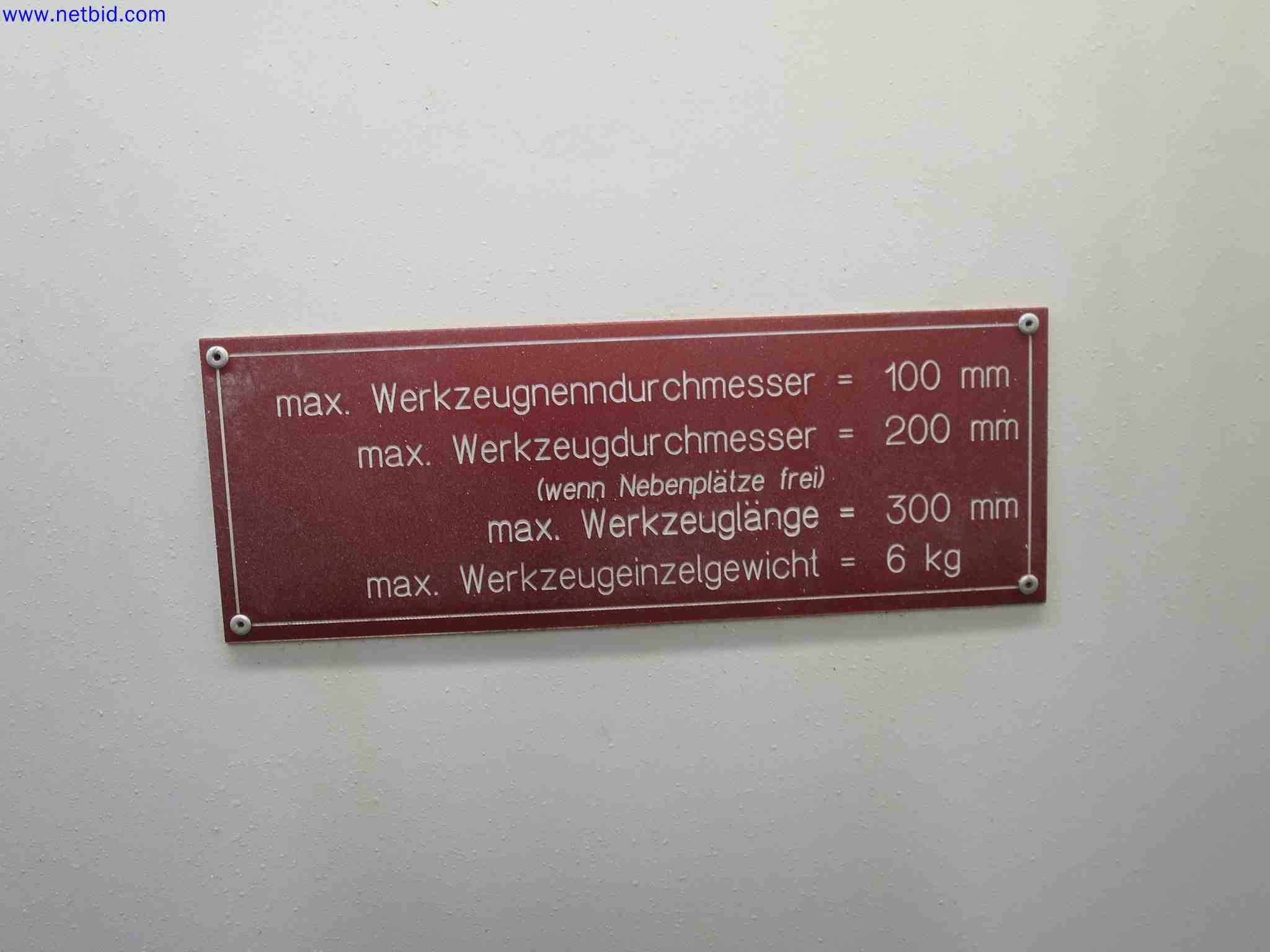 Machines CNC bien entretenues destinées à la fabrication de pièces métalliques de précision-15