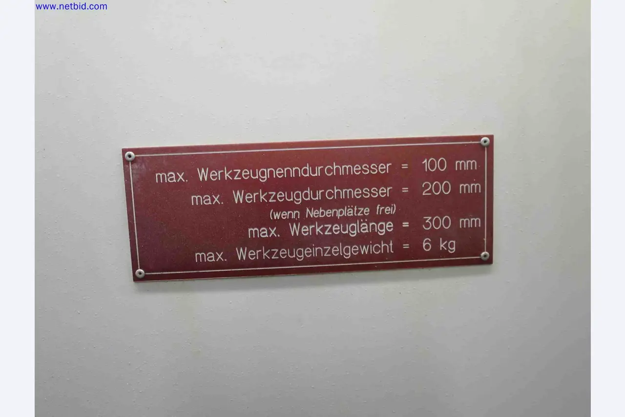 Machines CNC bien entretenues destinées à la fabrication de pièces métalliques de précision-15