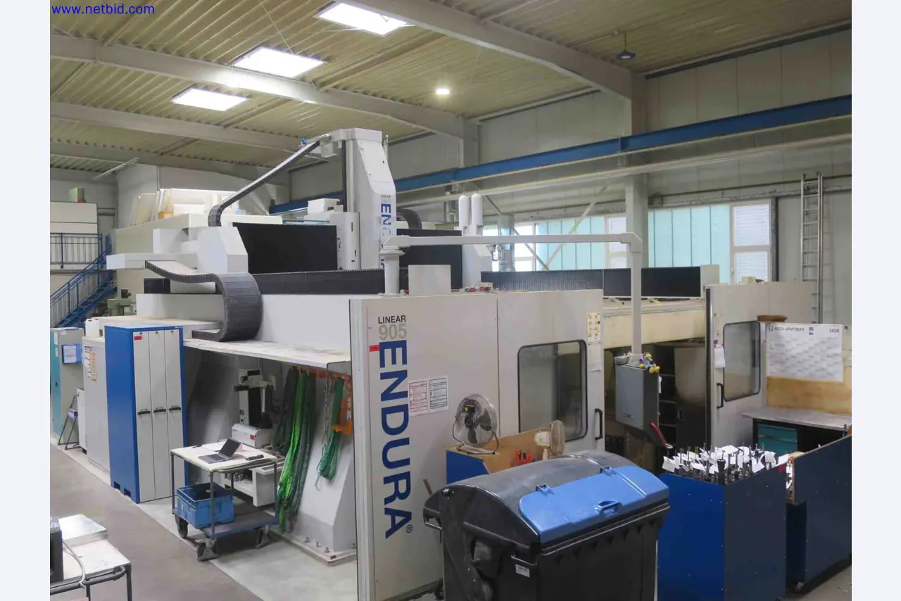 Machines CNC bien entretenues destinées à la fabrication de pièces métalliques de précision-18
