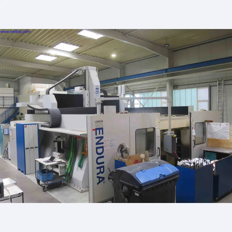 Machines CNC bien entretenues destinées à la fabrication de pièces métalliques de précision-18