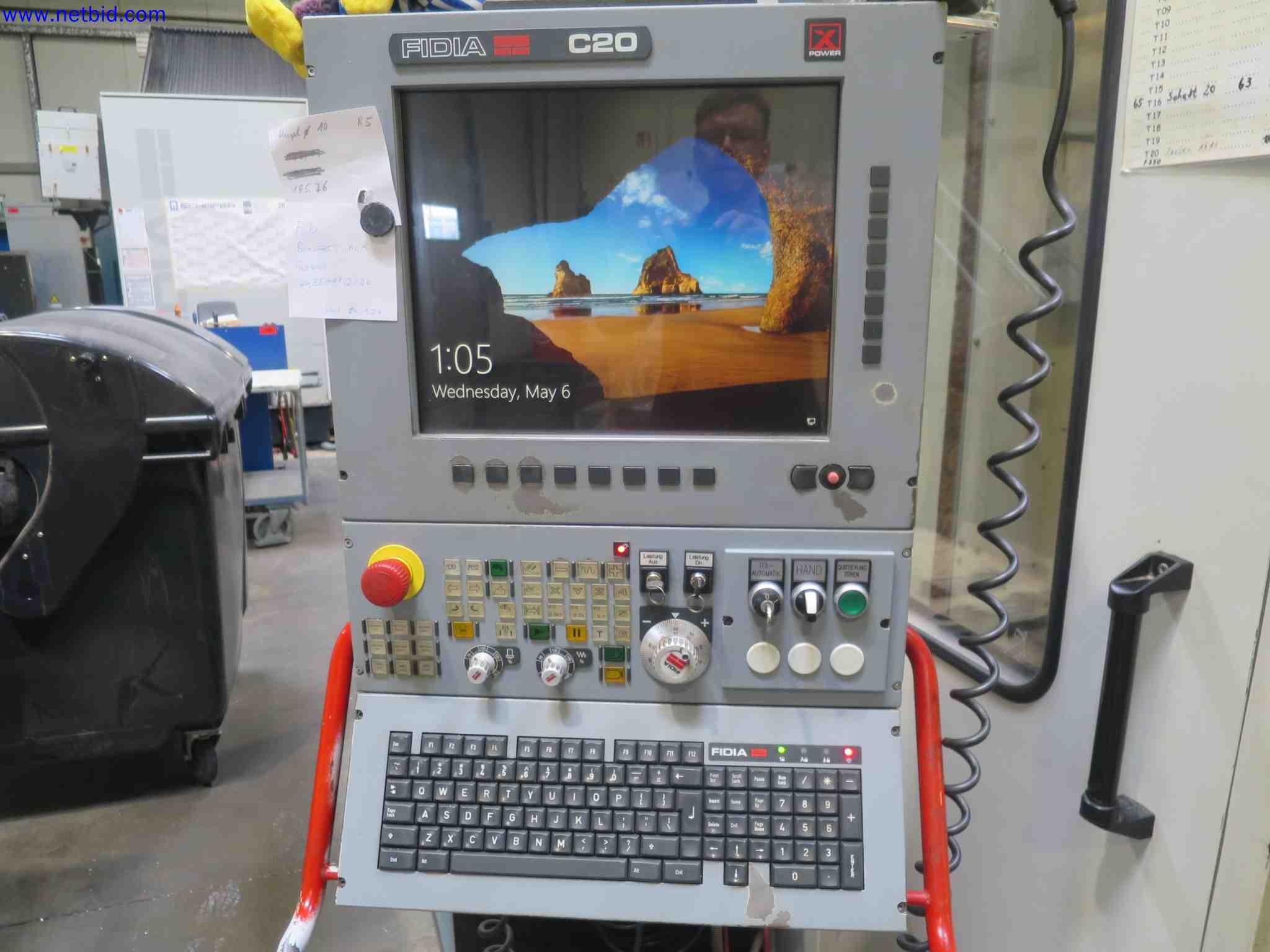 Machines CNC bien entretenues destinées à la fabrication de pièces métalliques de précision-4