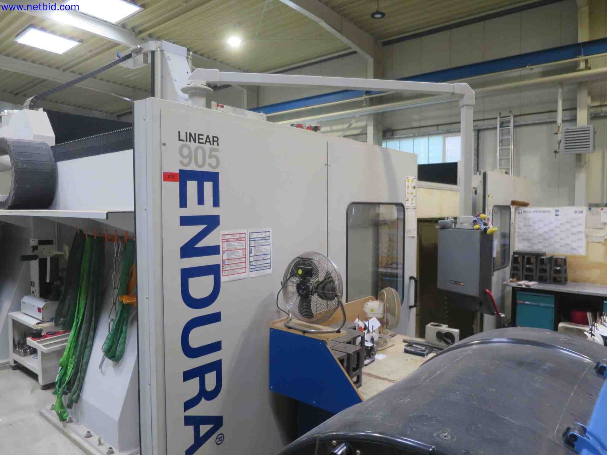 Machines CNC bien entretenues destinées à la fabrication de pièces métalliques de précision-5