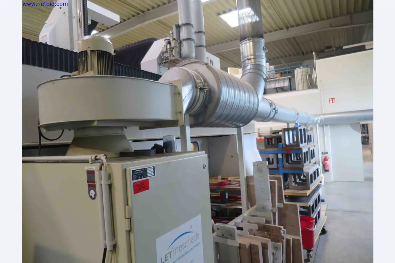 Machines CNC bien entretenues destinées à la fabrication de pièces métalliques de précision-9