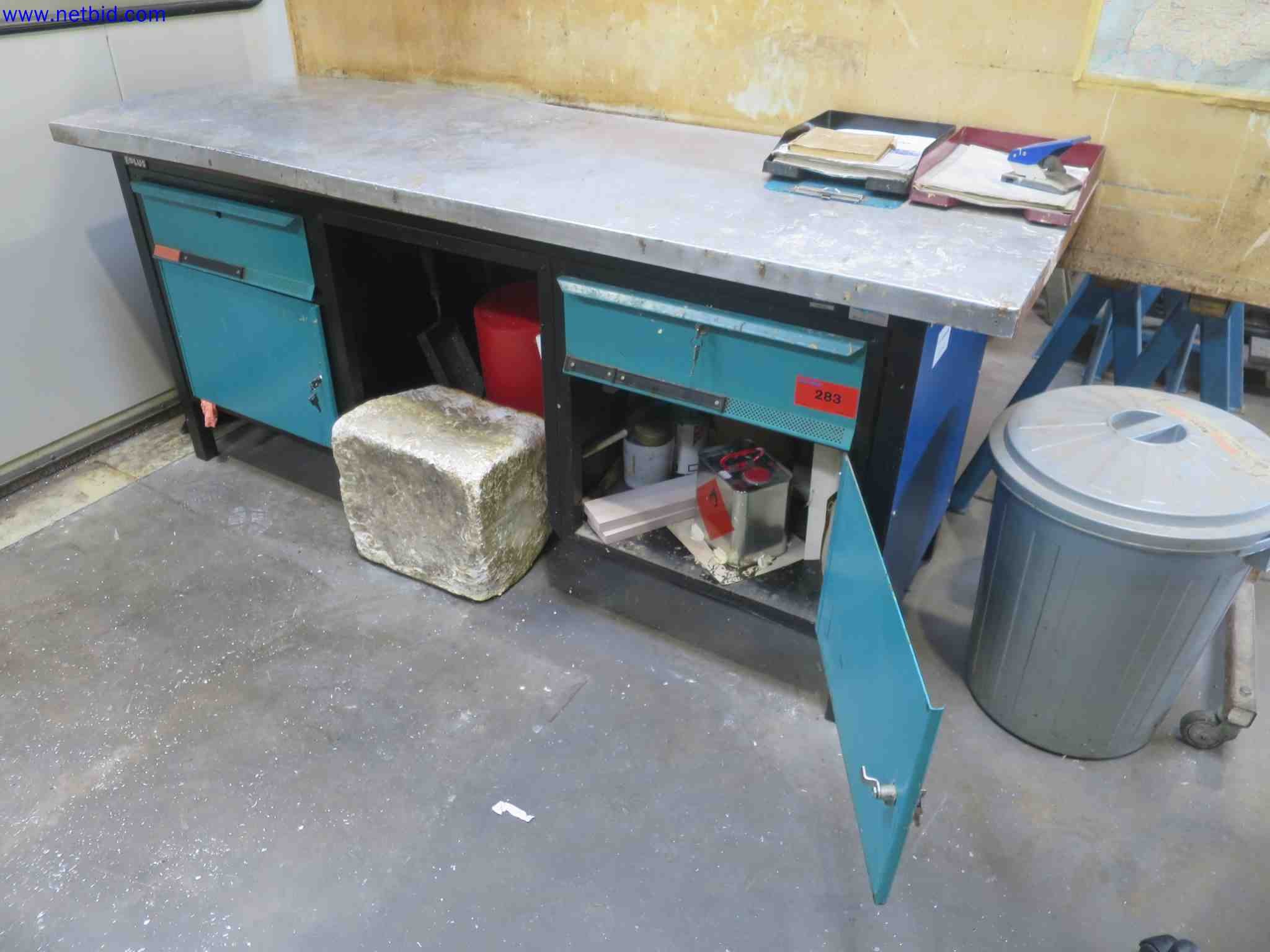 Machines CNC bien entretenues destinées à la fabrication de pièces métalliques de précision-1