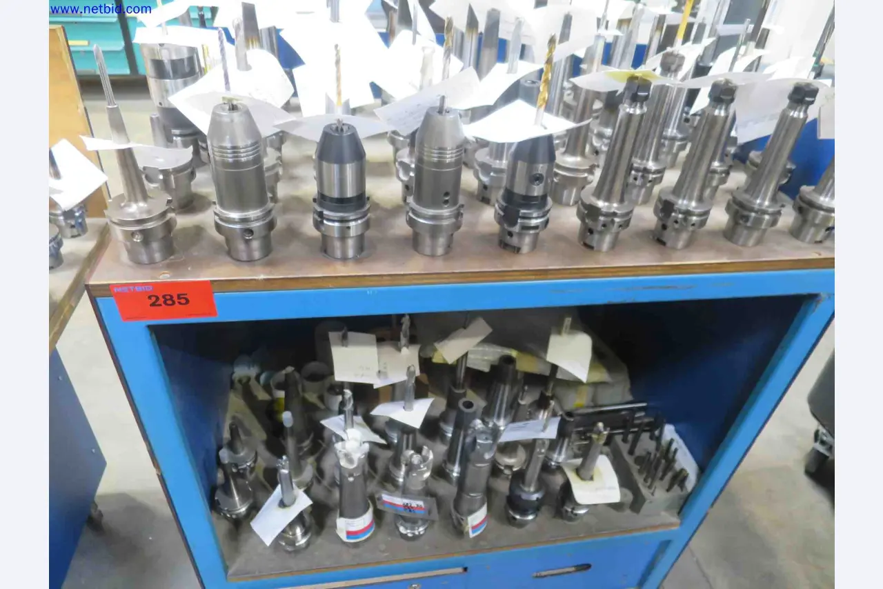 Machines CNC bien entretenues destinées à la fabrication de pièces métalliques de précision-2