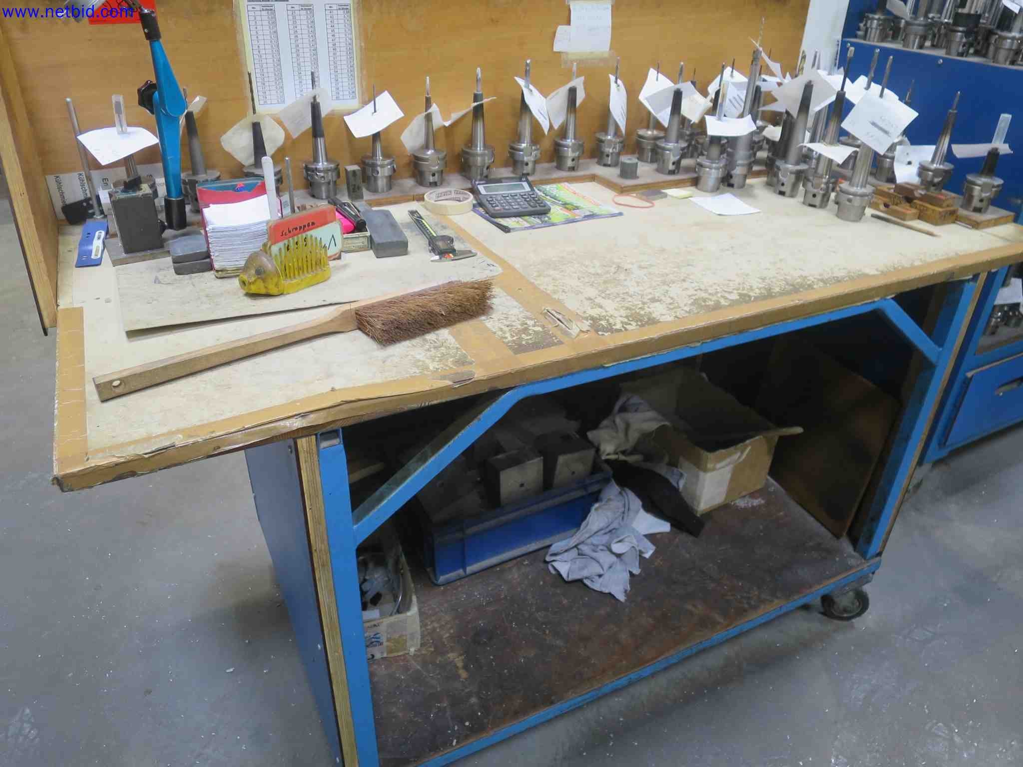 Machines CNC bien entretenues destinées à la fabrication de pièces métalliques de précision-3