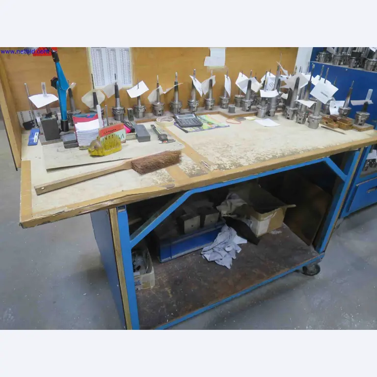 Machines CNC bien entretenues destinées à la fabrication de pièces métalliques de précision-3