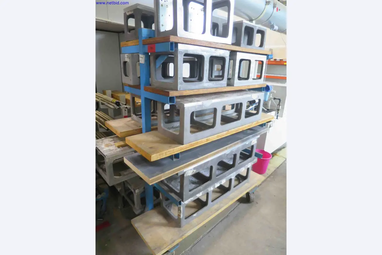 Machines CNC bien entretenues destinées à la fabrication de pièces métalliques de précision-1