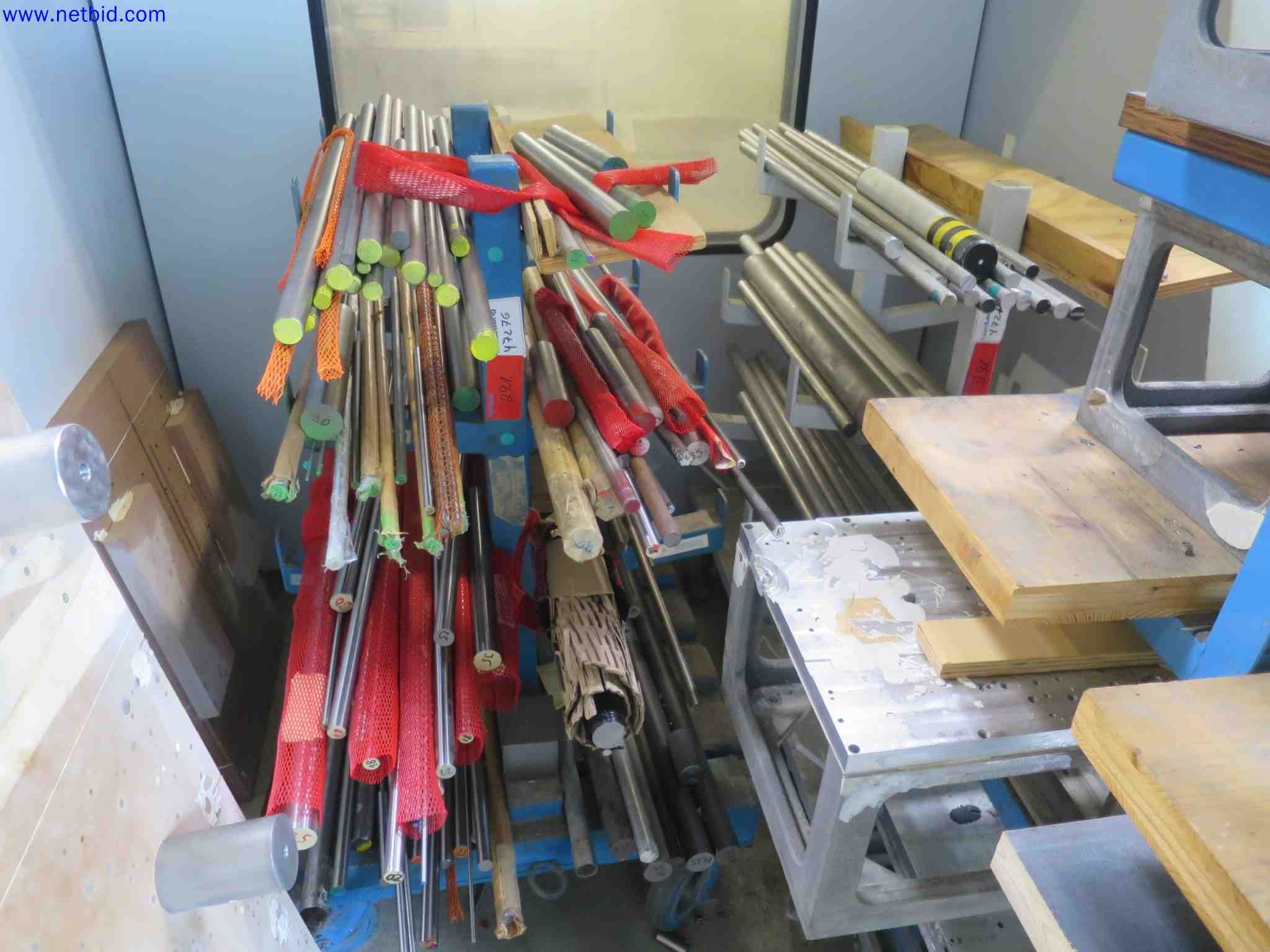 Machines CNC bien entretenues destinées à la fabrication de pièces métalliques de précision-2