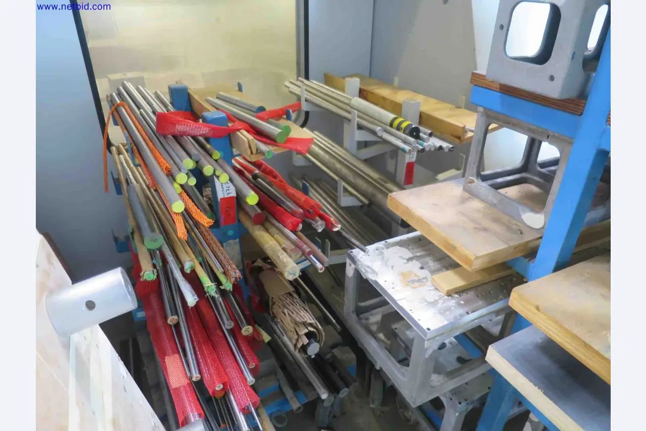 Machines CNC bien entretenues destinées à la fabrication de pièces métalliques de précision-3