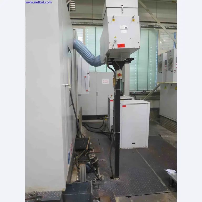Machines CNC bien entretenues destinées à la fabrication de pièces métalliques de précision-11