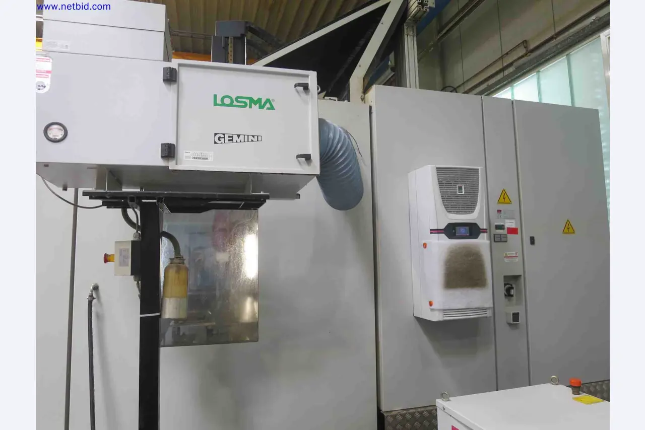 Machines CNC bien entretenues destinées à la fabrication de pièces métalliques de précision-14