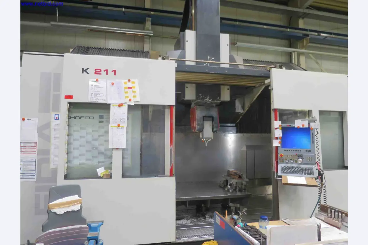 Machines CNC bien entretenues destinées à la fabrication de pièces métalliques de précision-1
