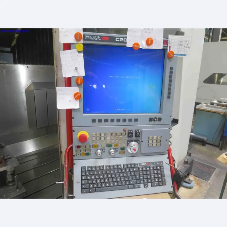Machines CNC bien entretenues destinées à la fabrication de pièces métalliques de précision-4