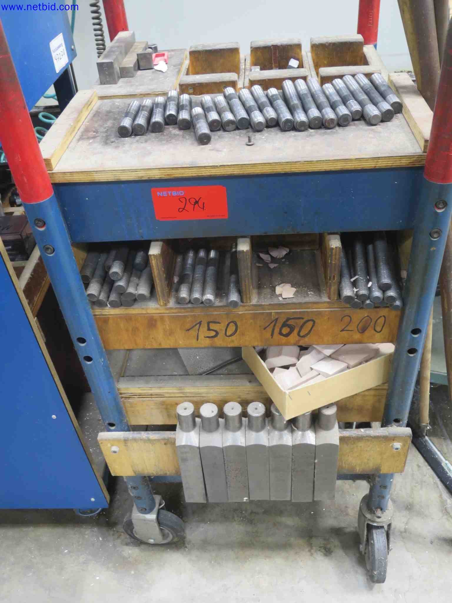 Machines CNC bien entretenues destinées à la fabrication de pièces métalliques de précision-1
