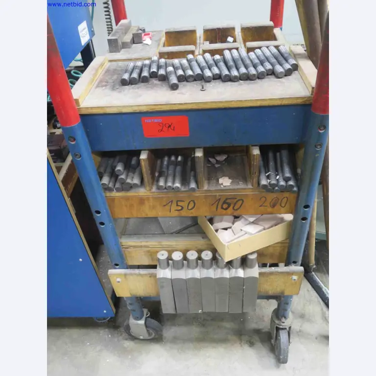 Machines CNC bien entretenues destinées à la fabrication de pièces métalliques de précision-1