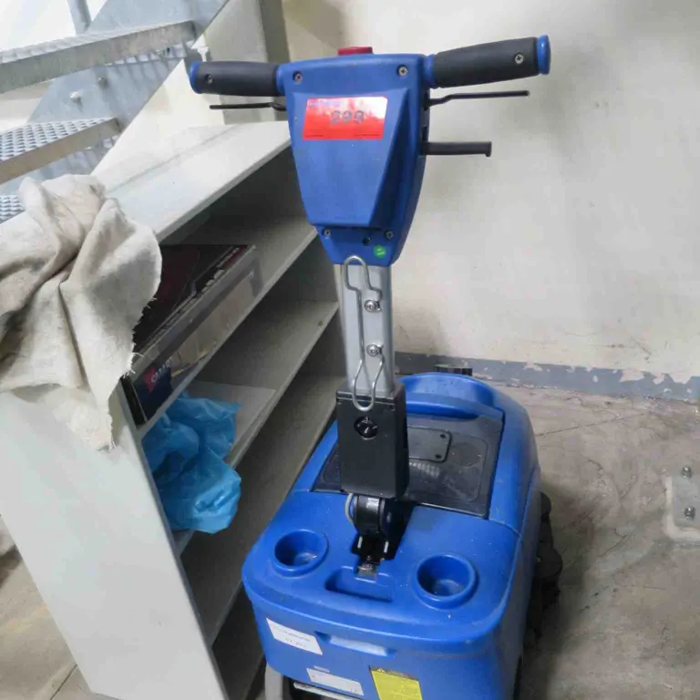Máquina fregadora-aspiradora Nilfisk Scrubtec 337.2