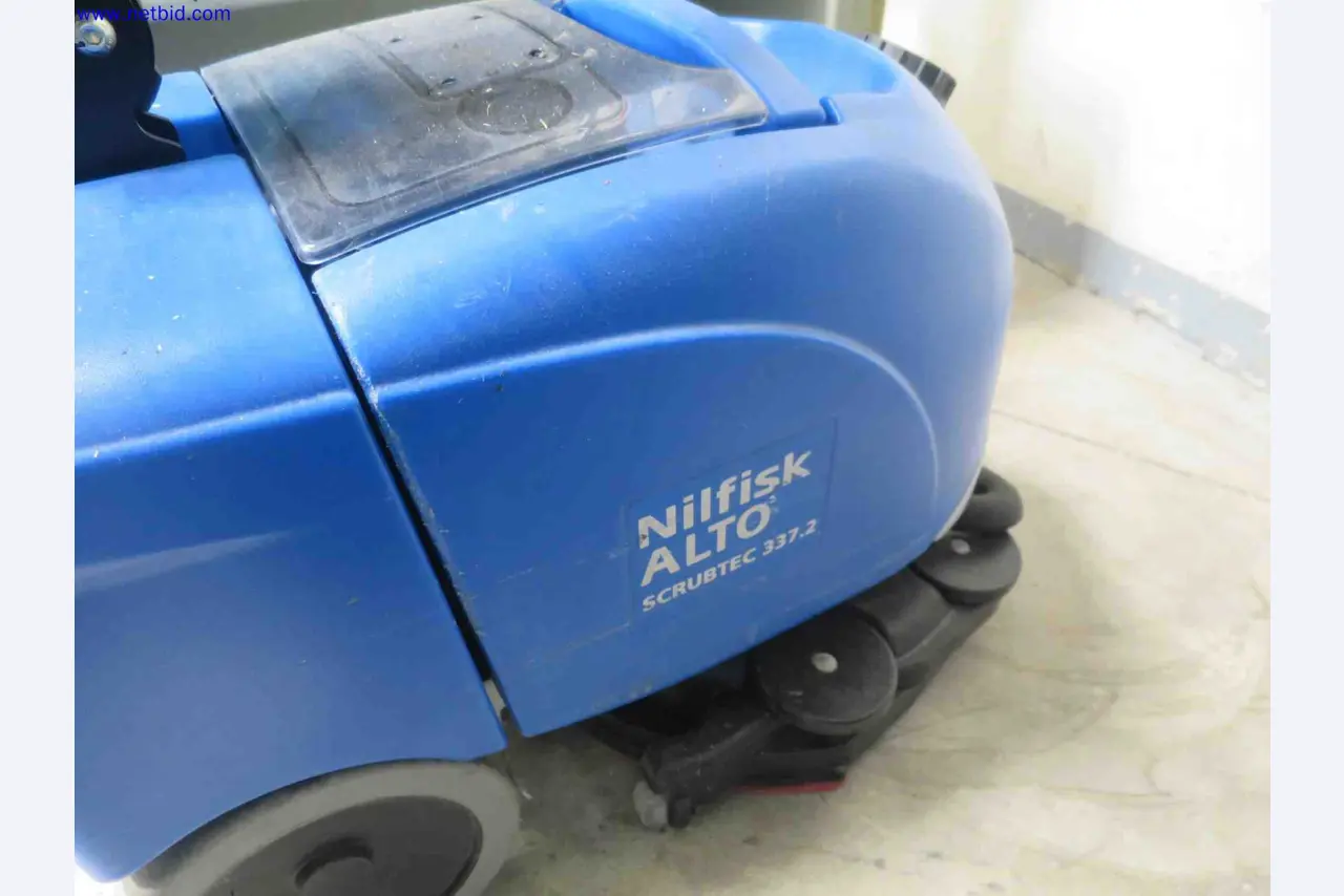 Máquinas CNC en buen estado para la fabricación de componentes metálicos de precisión-2
