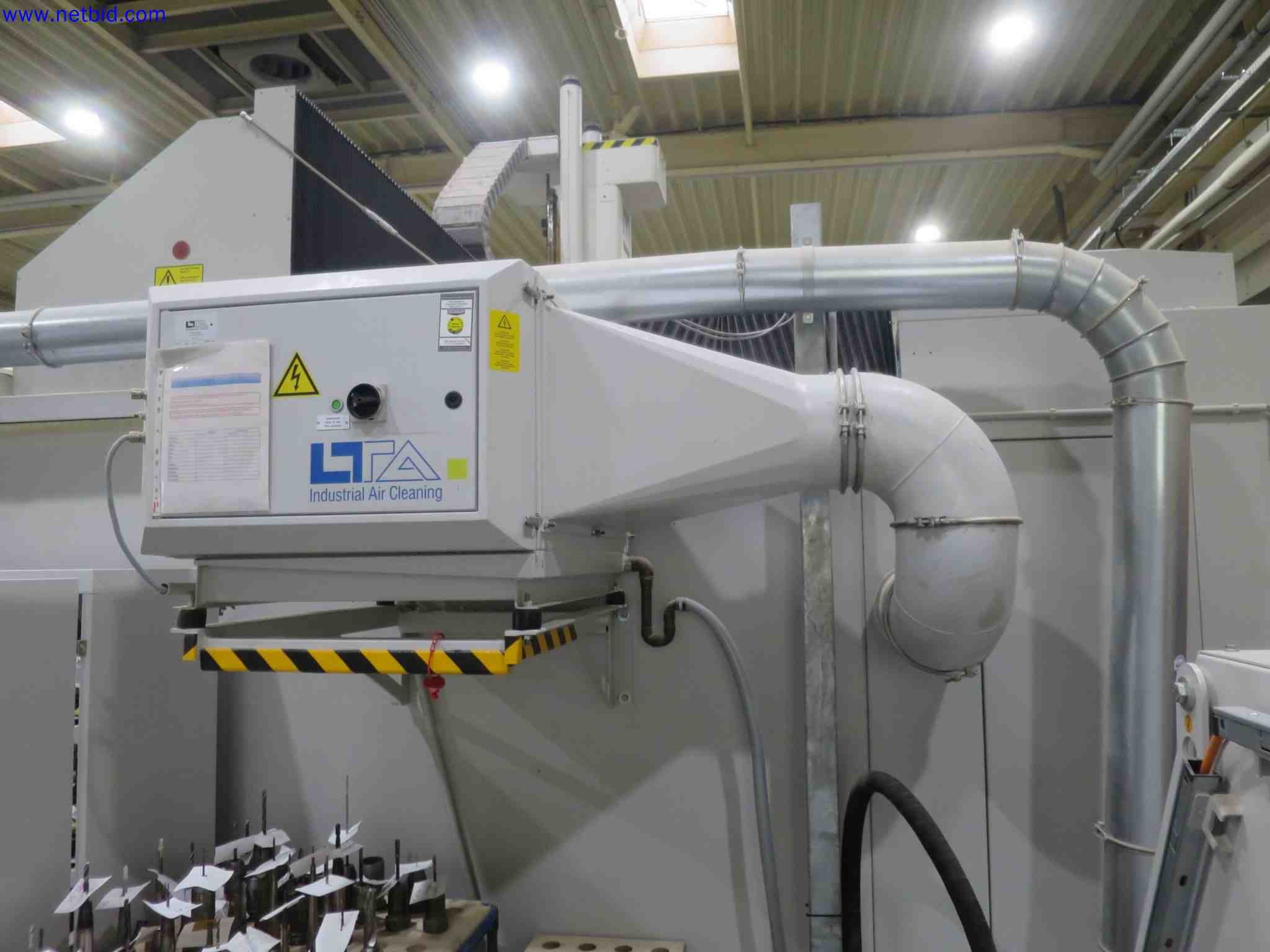 Machines CNC bien entretenues destinées à la fabrication de pièces métalliques de précision-10