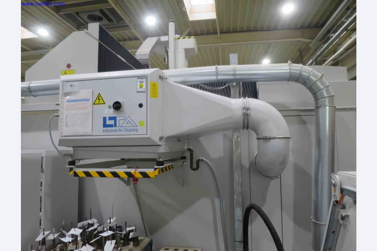 Machines CNC bien entretenues destinées à la fabrication de pièces métalliques de précision-10