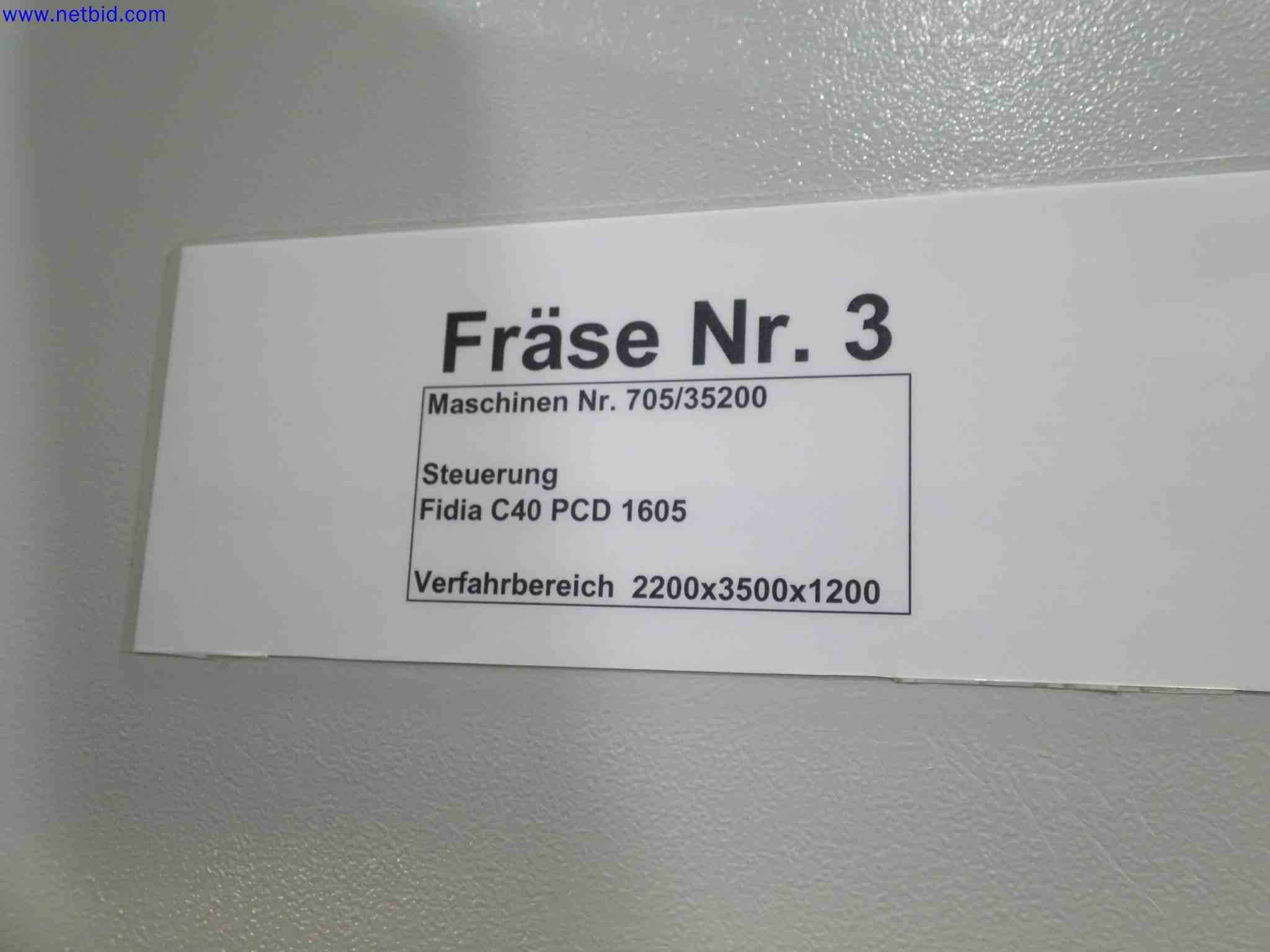 Machines CNC bien entretenues destinées à la fabrication de pièces métalliques de précision-12