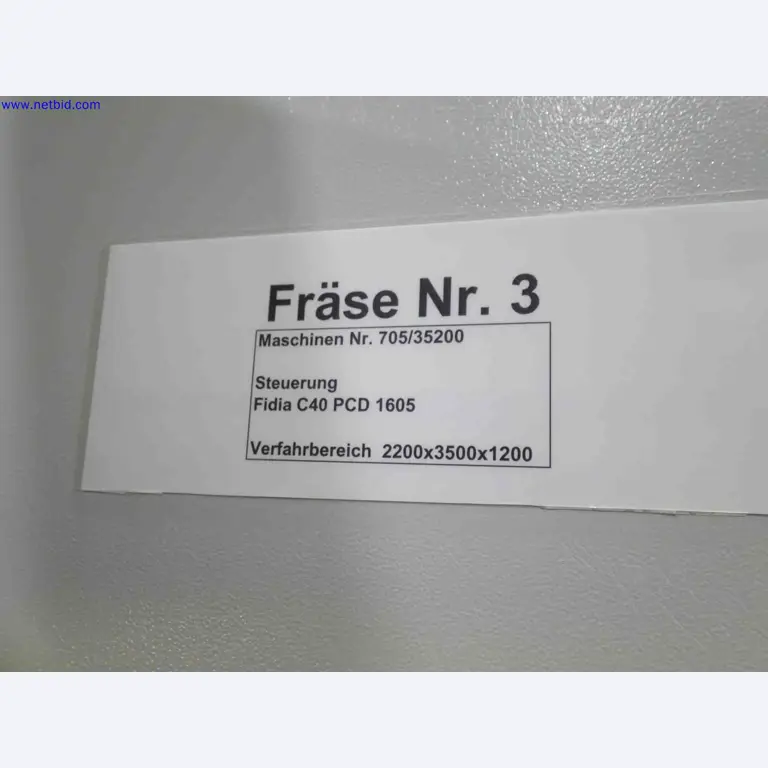 Machines CNC bien entretenues destinées à la fabrication de pièces métalliques de précision-12