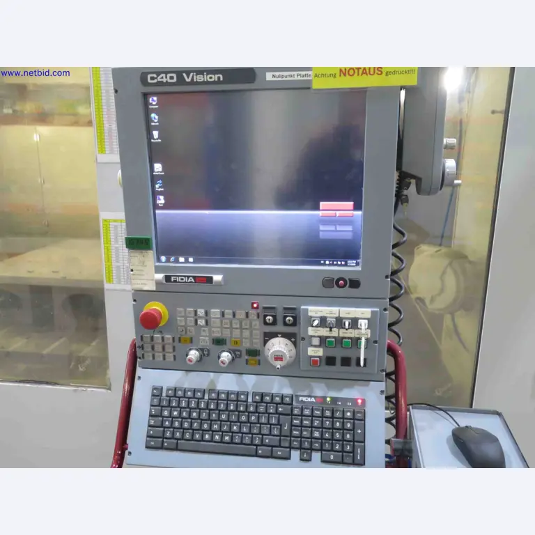 Machines CNC bien entretenues destinées à la fabrication de pièces métalliques de précision-3