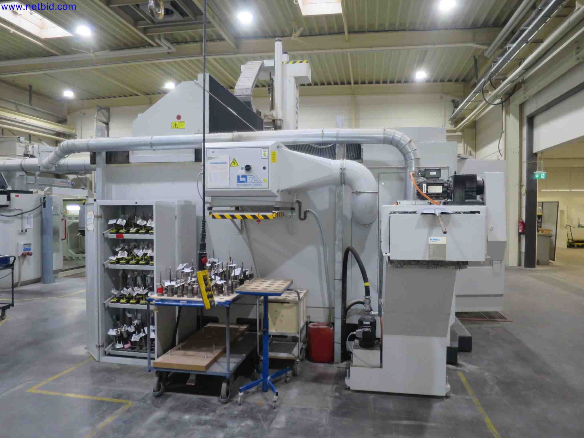 Machines CNC bien entretenues destinées à la fabrication de pièces métalliques de précision-6