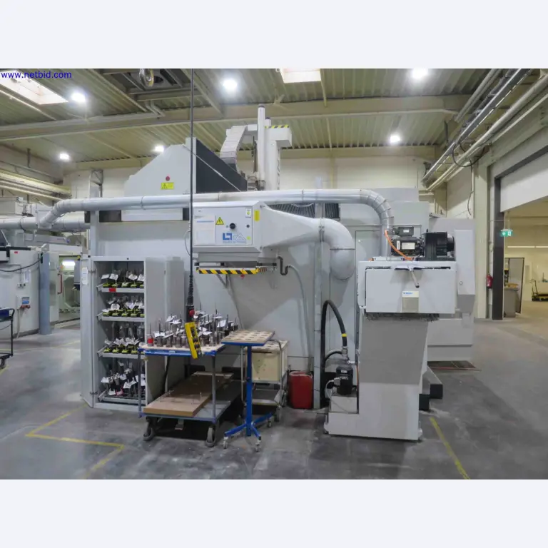 Machines CNC bien entretenues destinées à la fabrication de pièces métalliques de précision-6