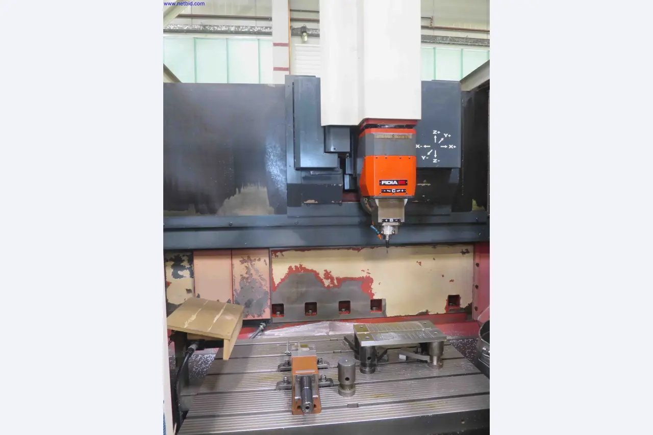 Máquinas CNC en buen estado para la fabricación de componentes metálicos de precisión-2