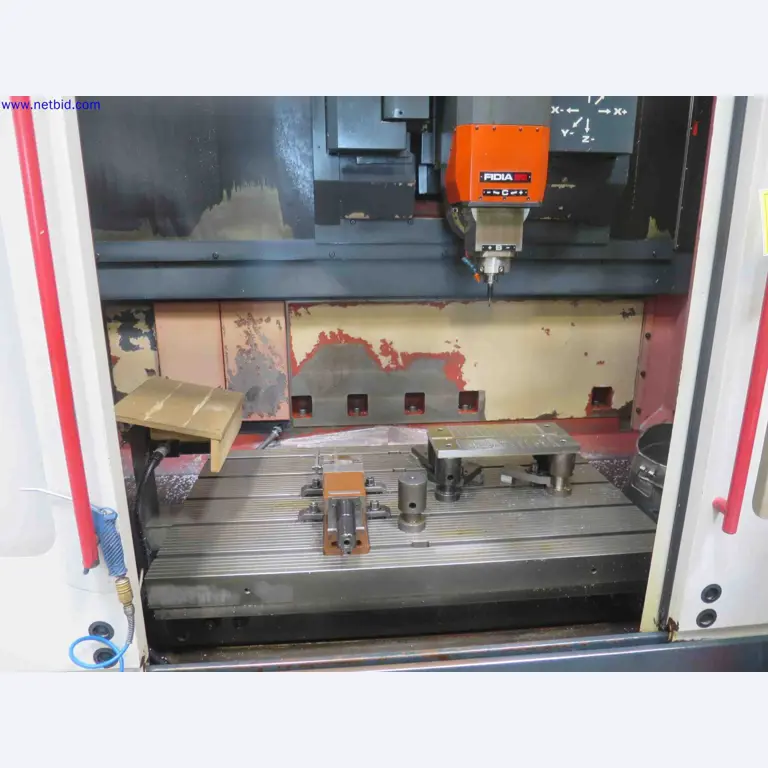 Máquinas CNC en buen estado para la fabricación de componentes metálicos de precisión-4