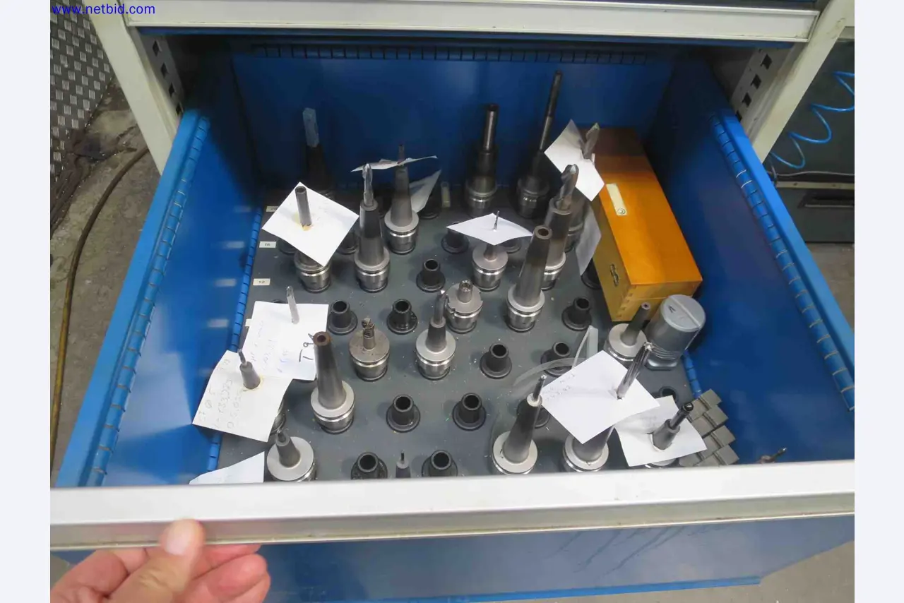 Máquinas CNC en buen estado para la fabricación de componentes metálicos de precisión-3