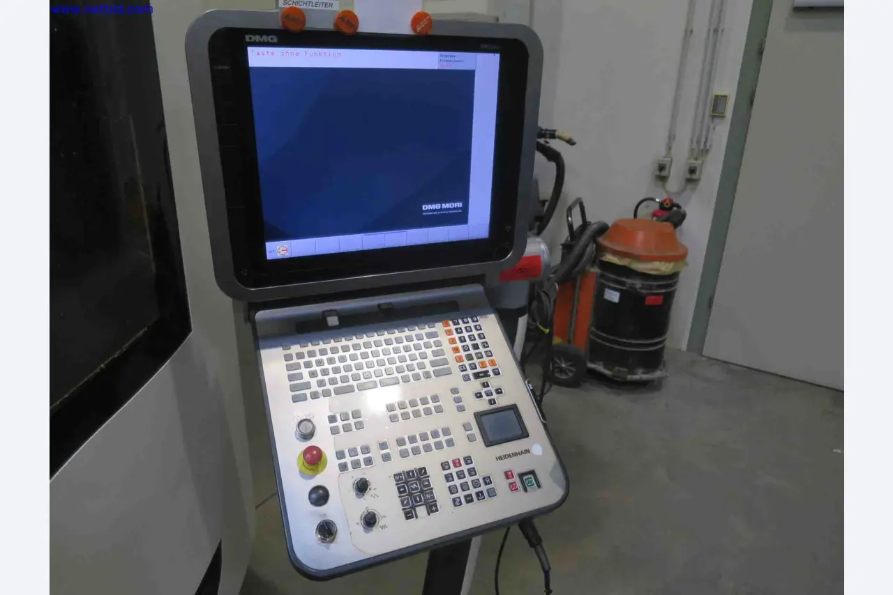 Máquinas CNC en buen estado para la fabricación de componentes metálicos de precisión-2