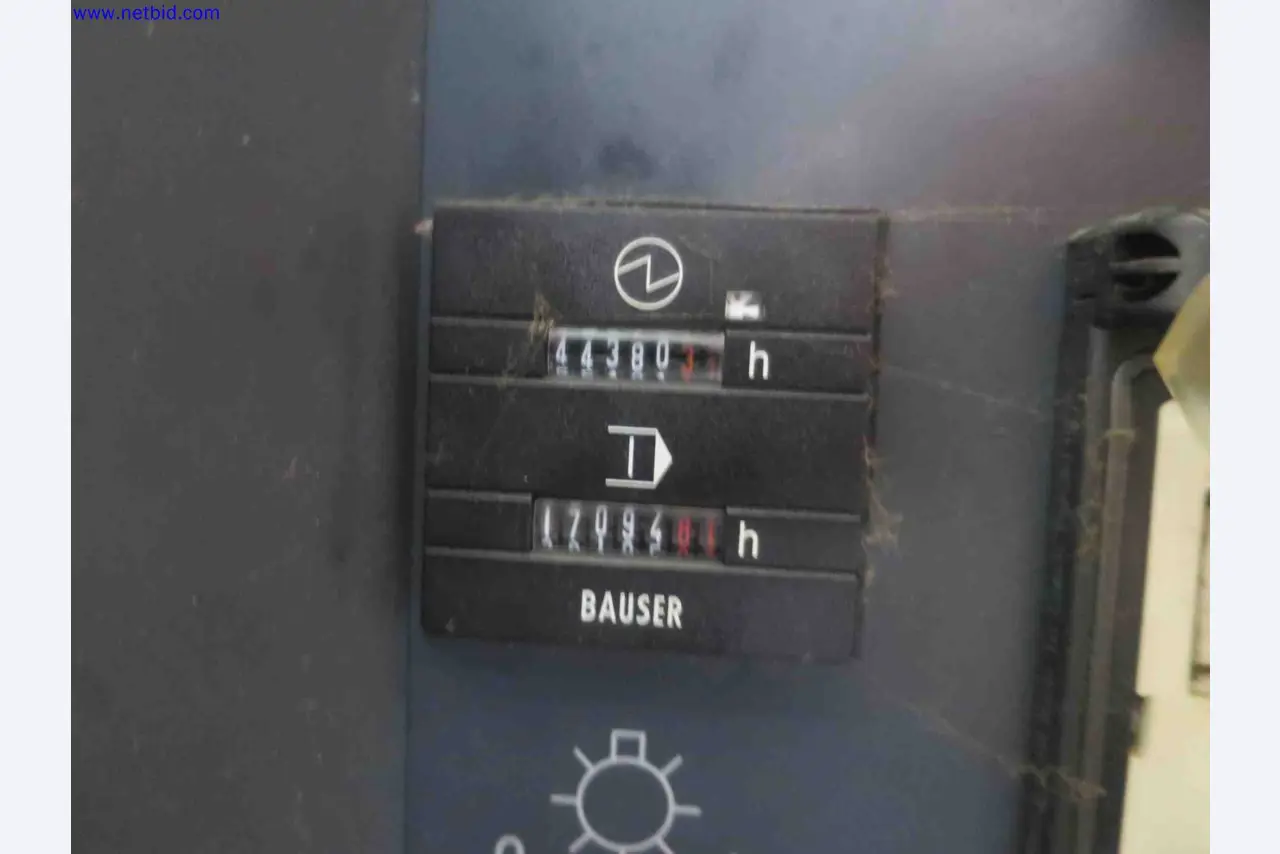 Máquinas CNC en buen estado para la fabricación de componentes metálicos de precisión-5