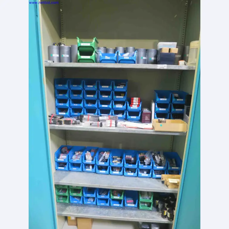 Máquinas CNC en buen estado para la fabricación de componentes metálicos de precisión-3