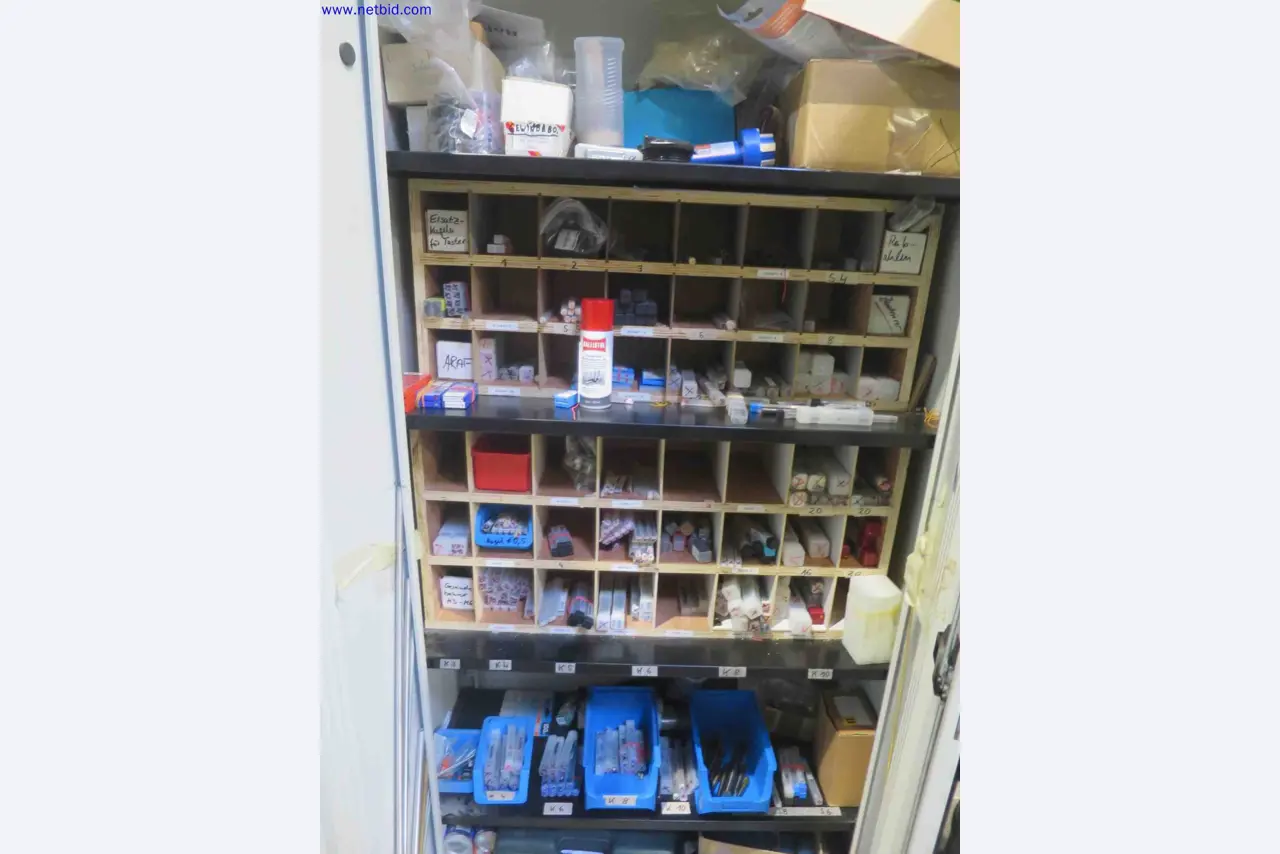 Máquinas CNC en buen estado para la fabricación de componentes metálicos de precisión-4