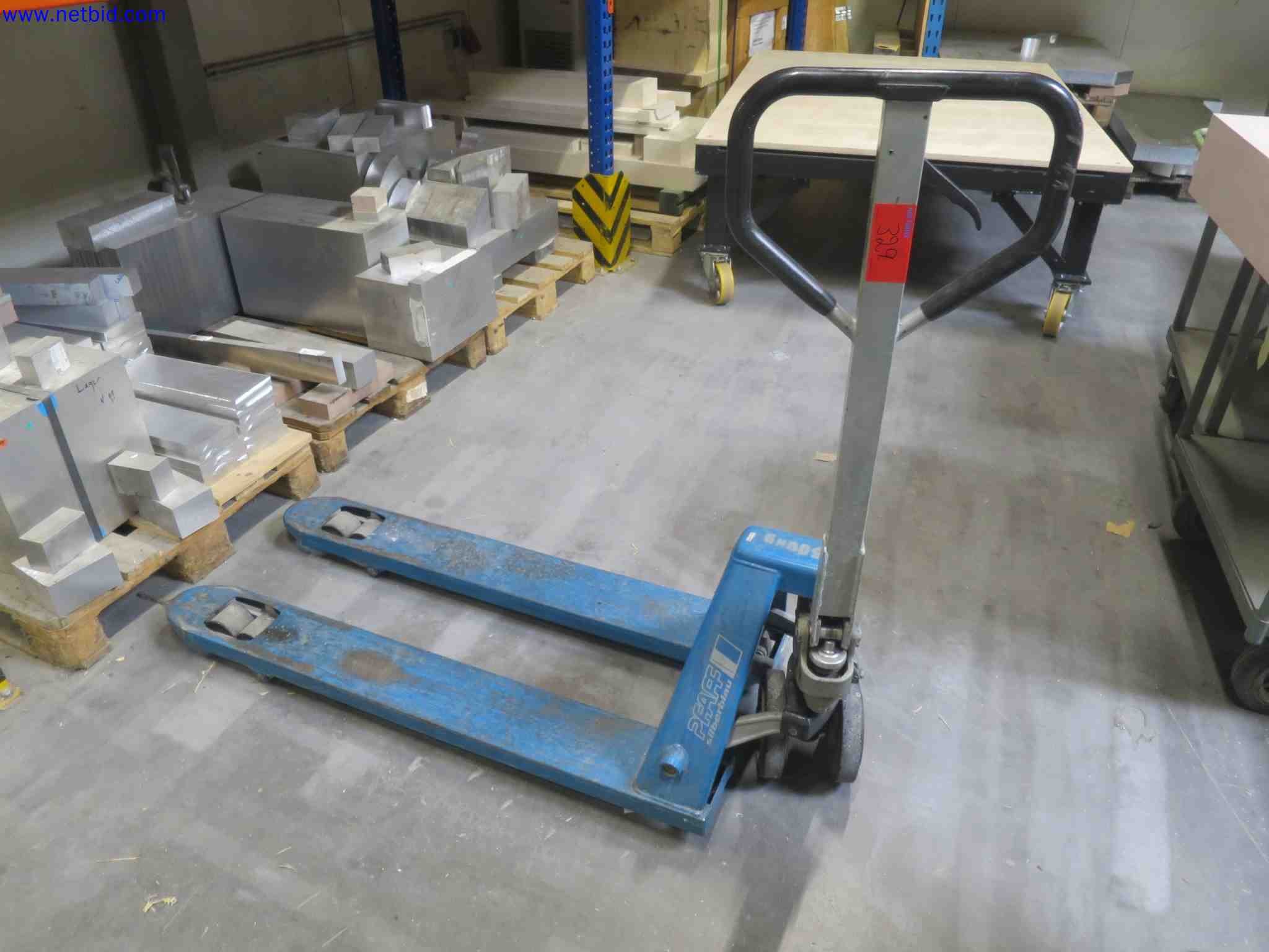 Machines CNC bien entretenues destinées à la fabrication de pièces métalliques de précision-1