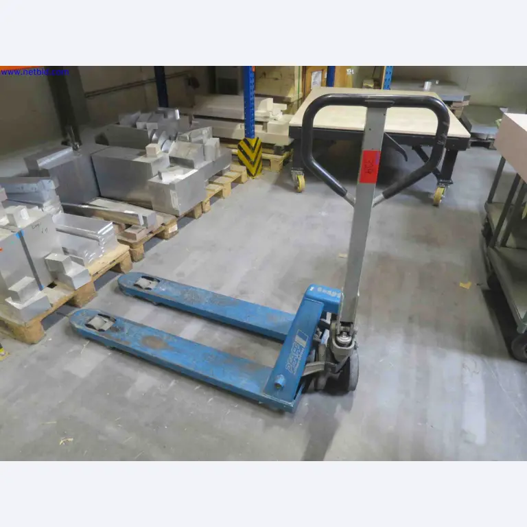 Machines CNC bien entretenues destinées à la fabrication de pièces métalliques de précision-1