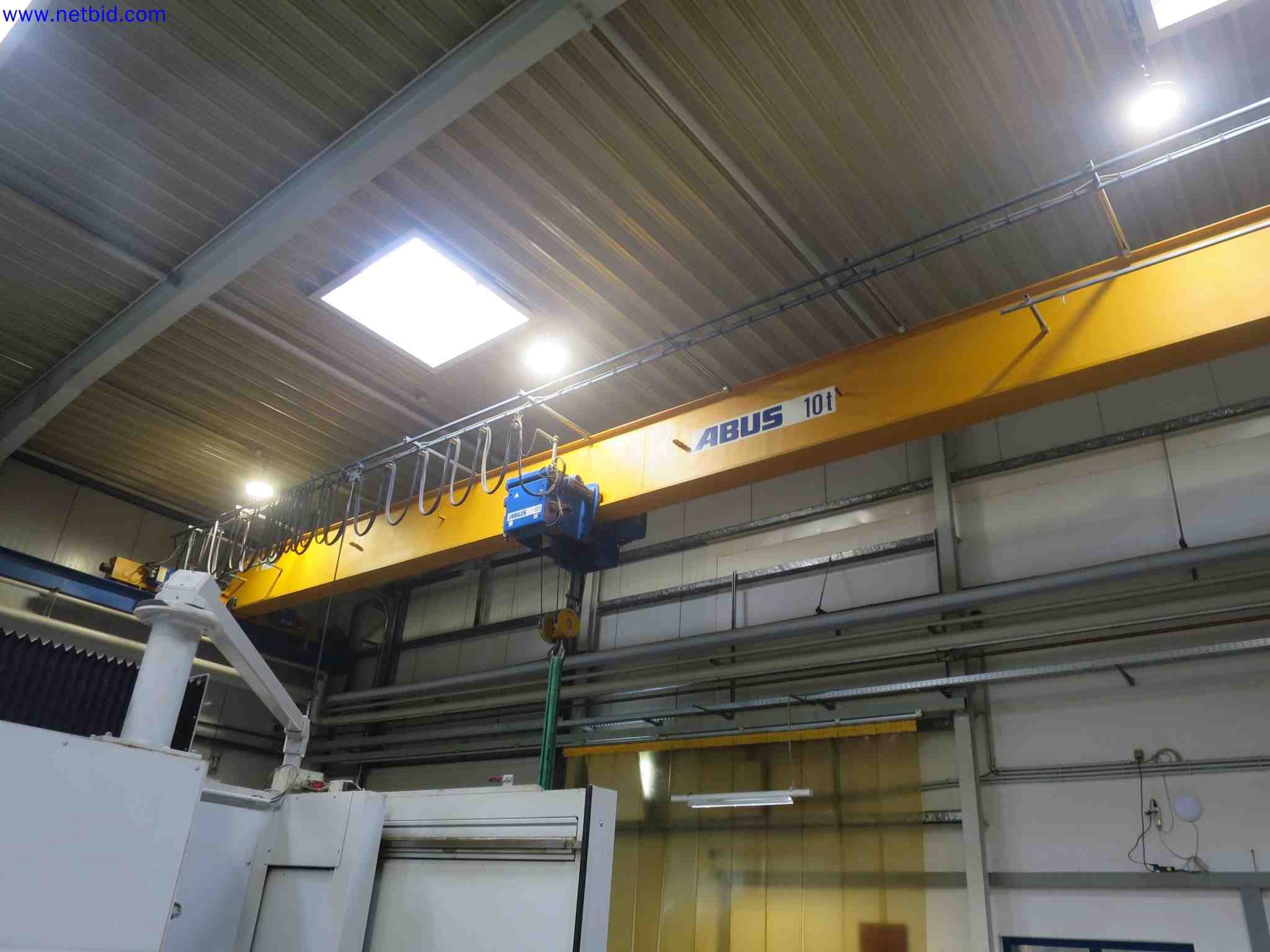 Machines CNC bien entretenues destinées à la fabrication de pièces métalliques de précision-2