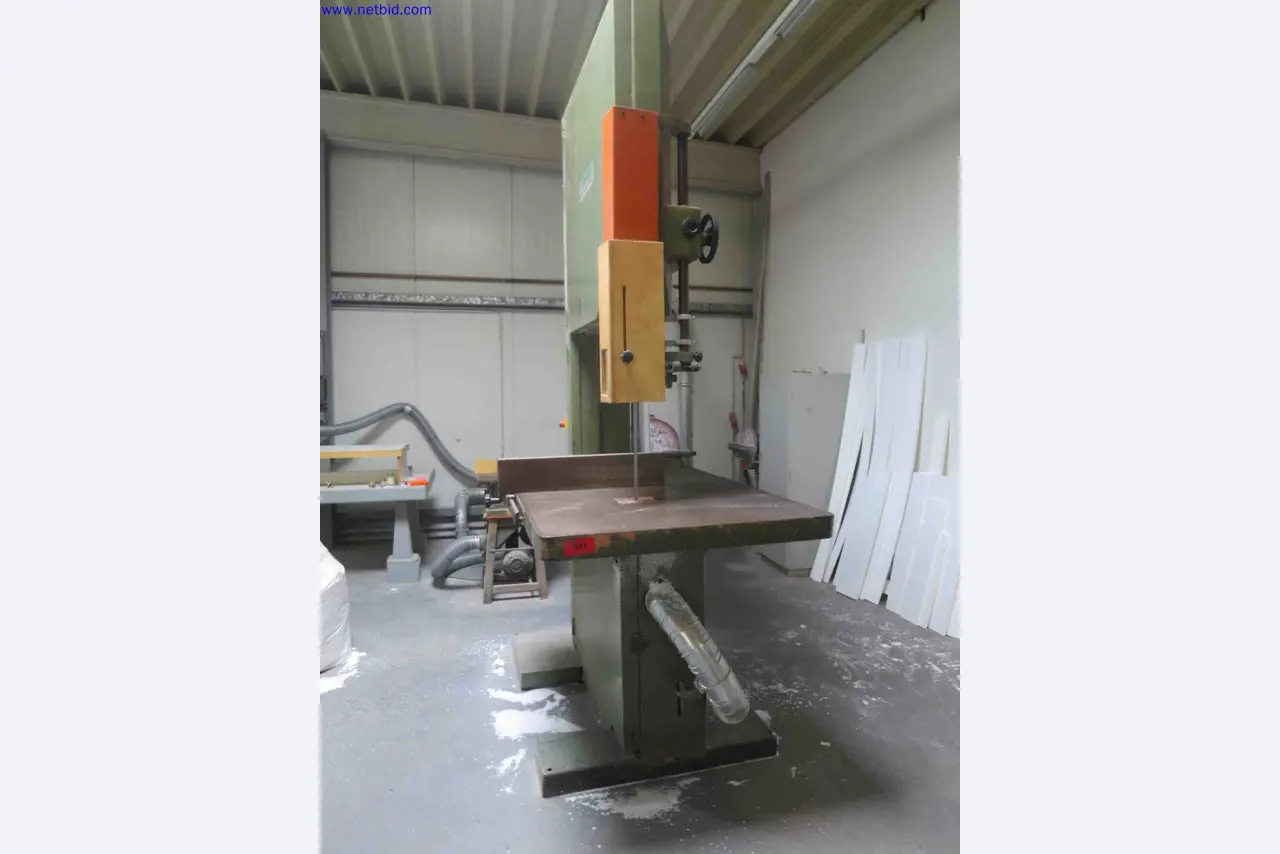 Machines CNC bien entretenues destinées à la fabrication de pièces métalliques de précision-1
