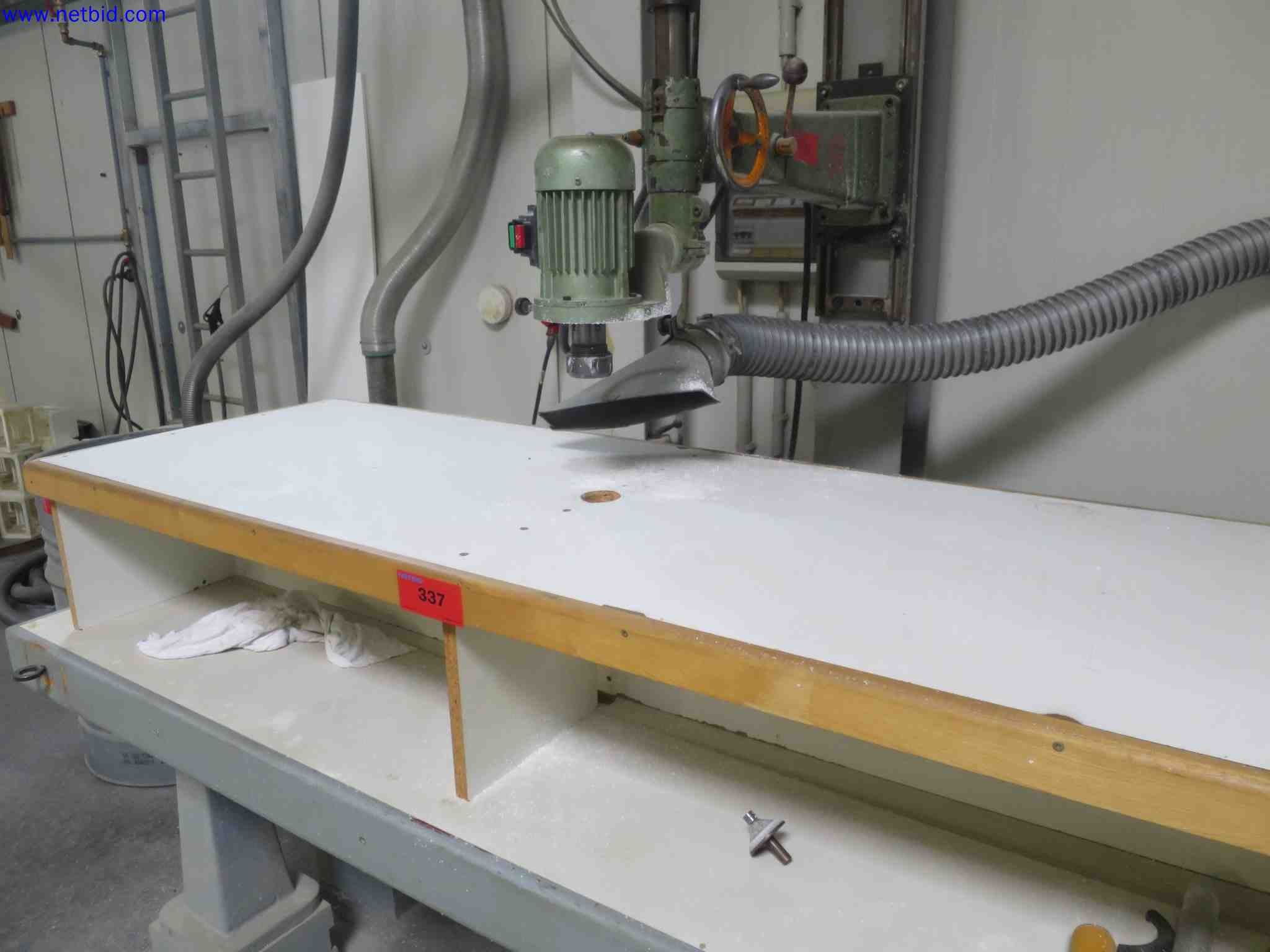 Machines CNC bien entretenues destinées à la fabrication de pièces métalliques de précision-2