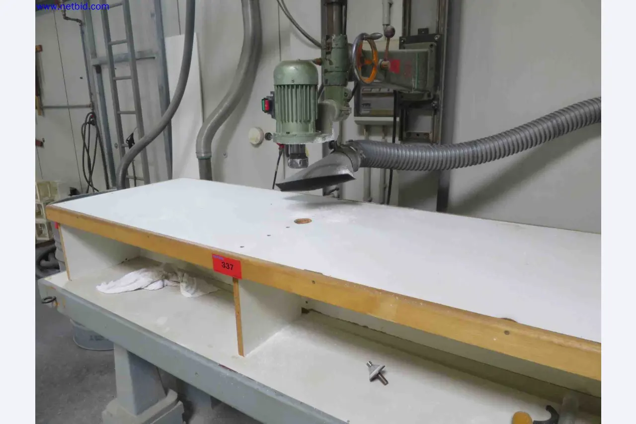 Machines CNC bien entretenues destinées à la fabrication de pièces métalliques de précision-2
