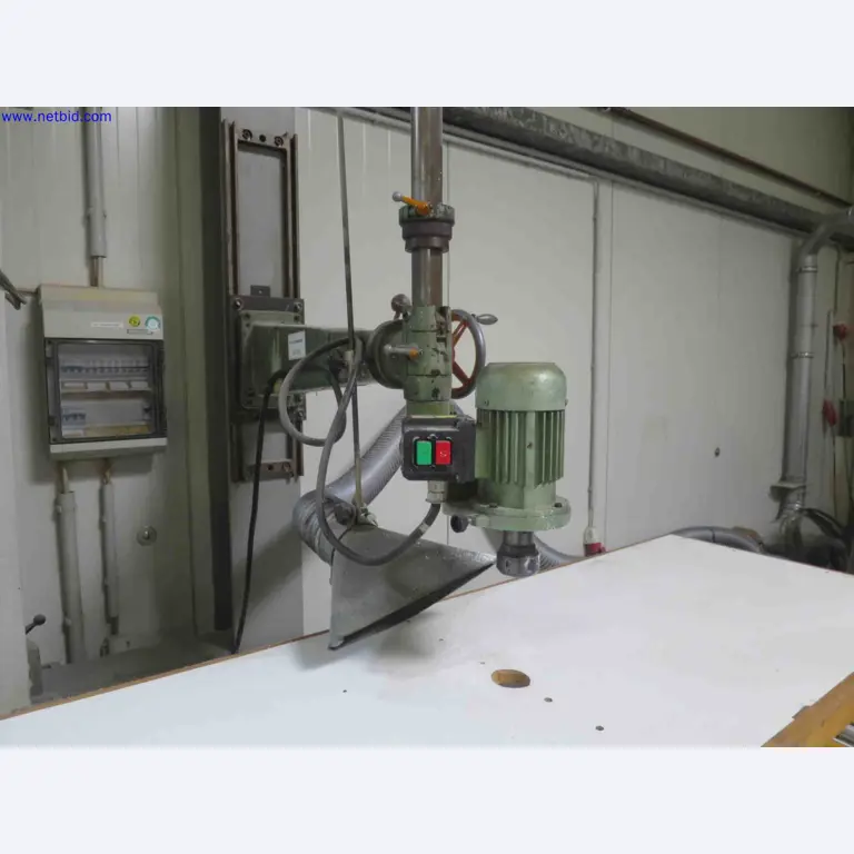 Machines CNC bien entretenues destinées à la fabrication de pièces métalliques de précision-3