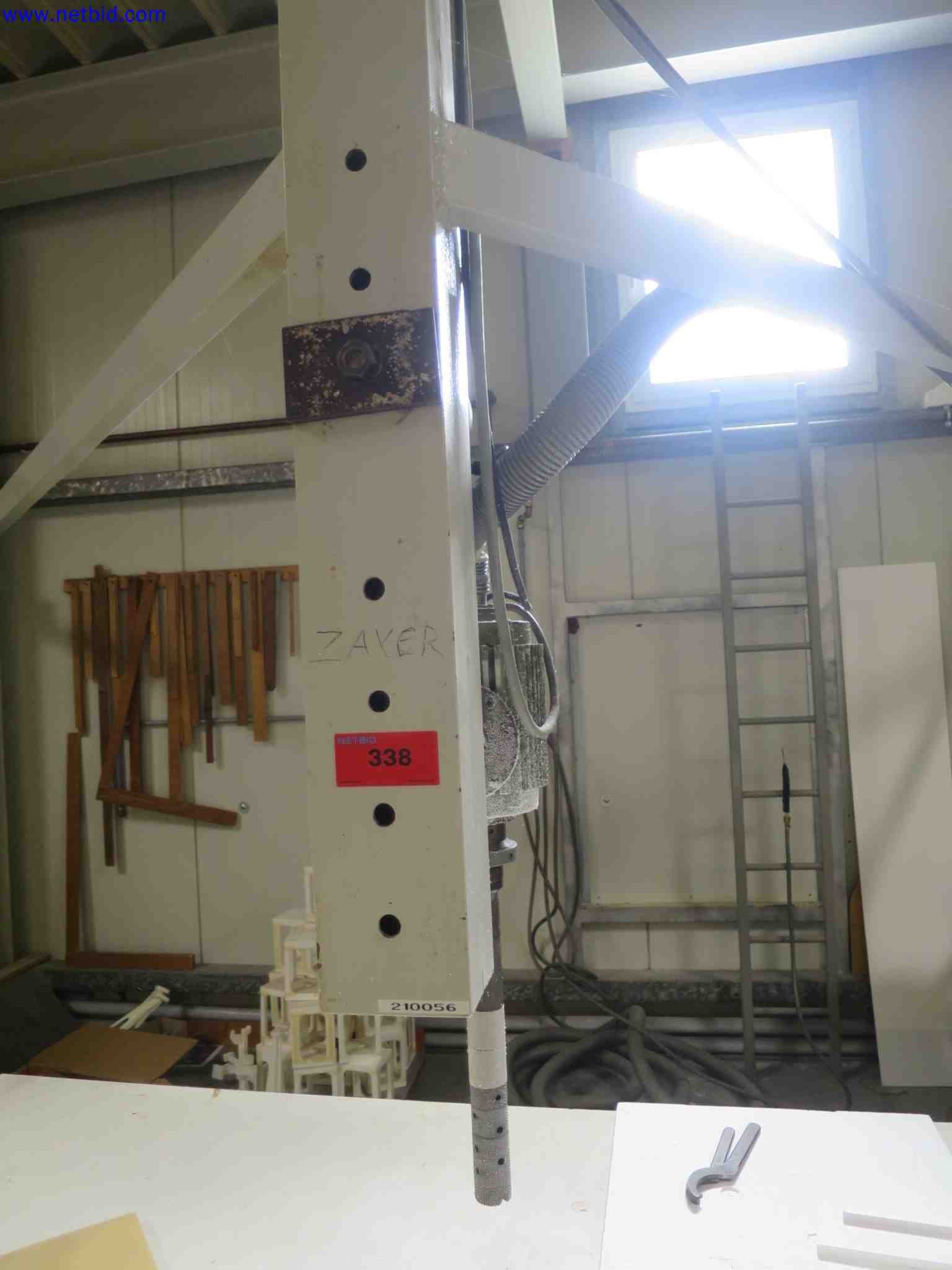 Machines CNC bien entretenues destinées à la fabrication de pièces métalliques de précision-2