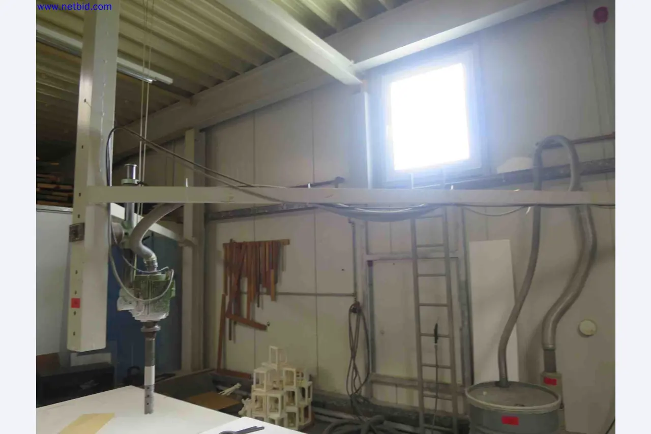 Machines CNC bien entretenues destinées à la fabrication de pièces métalliques de précision-3