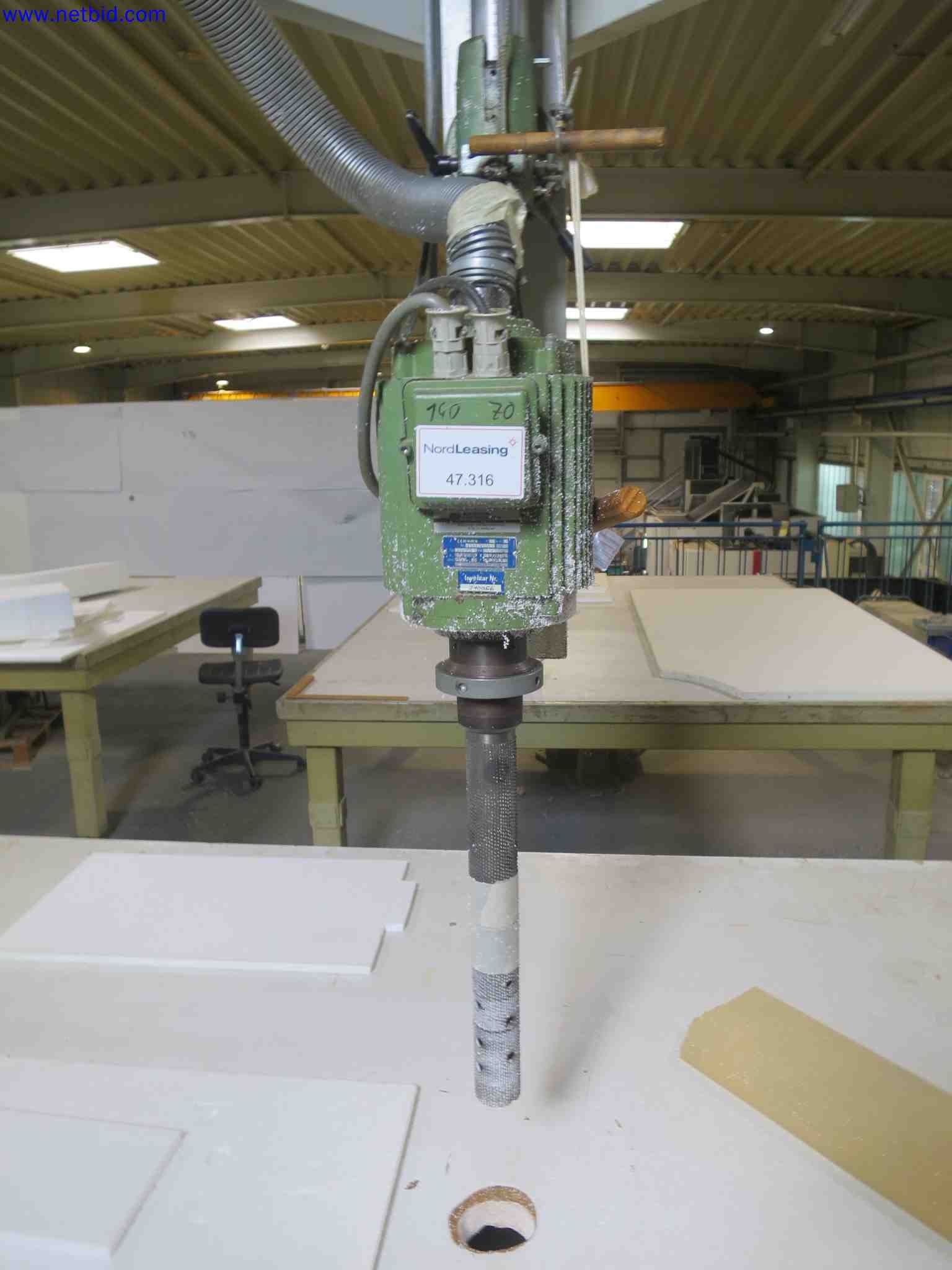 Machines CNC bien entretenues destinées à la fabrication de pièces métalliques de précision-4
